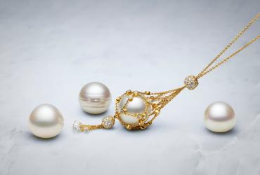 A selection of our Pearls of the Harvest are available to create an exceptional Lavalier.