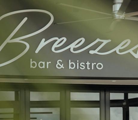 Breezes Bar & Bistro